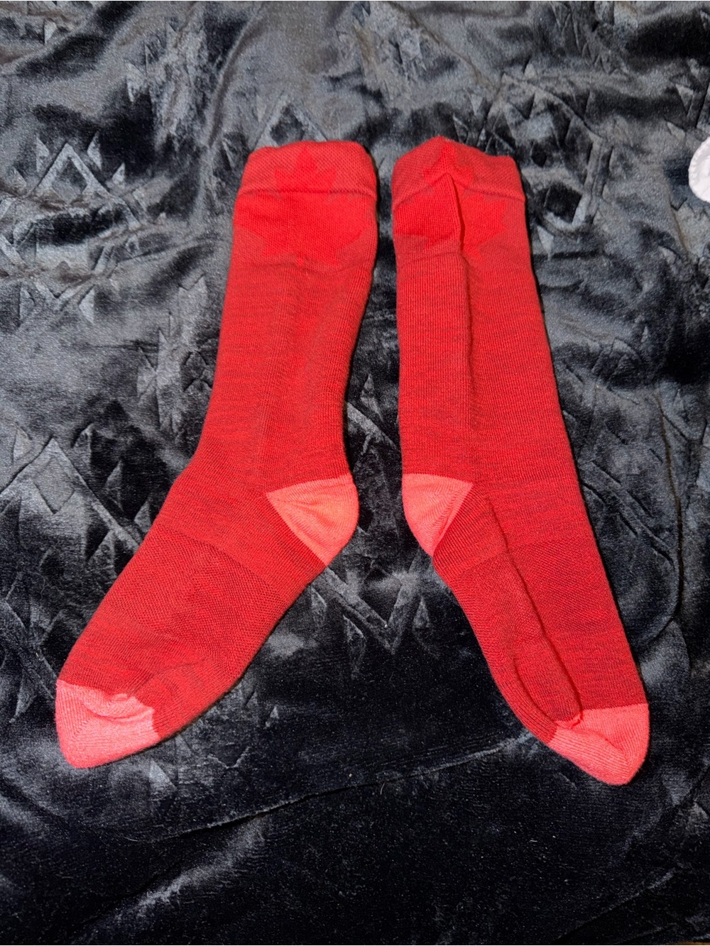 Women’s lululemon socks CANADIAN EDITION *READ DESCRIPTION**